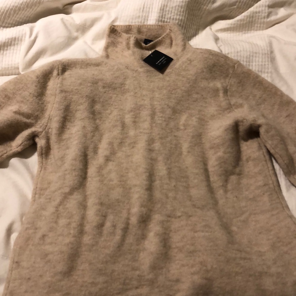 Club Monaco medium mock neck sweater !!! NWT
